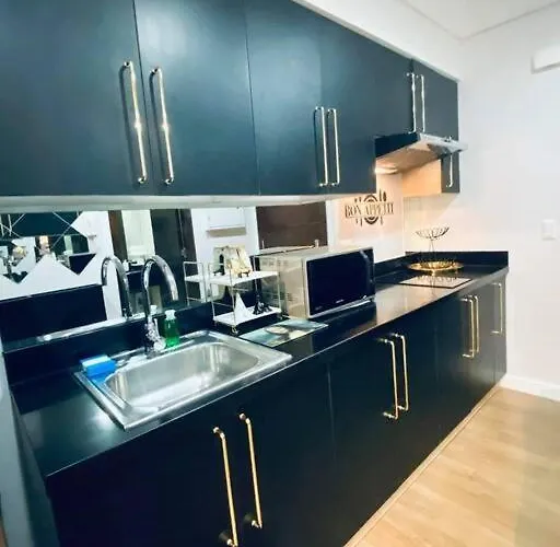 Paris Themed In Bgc Apartamento Manila